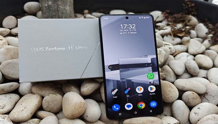 Menggenggam Asus Zenfone 11 Ultra HP Asus